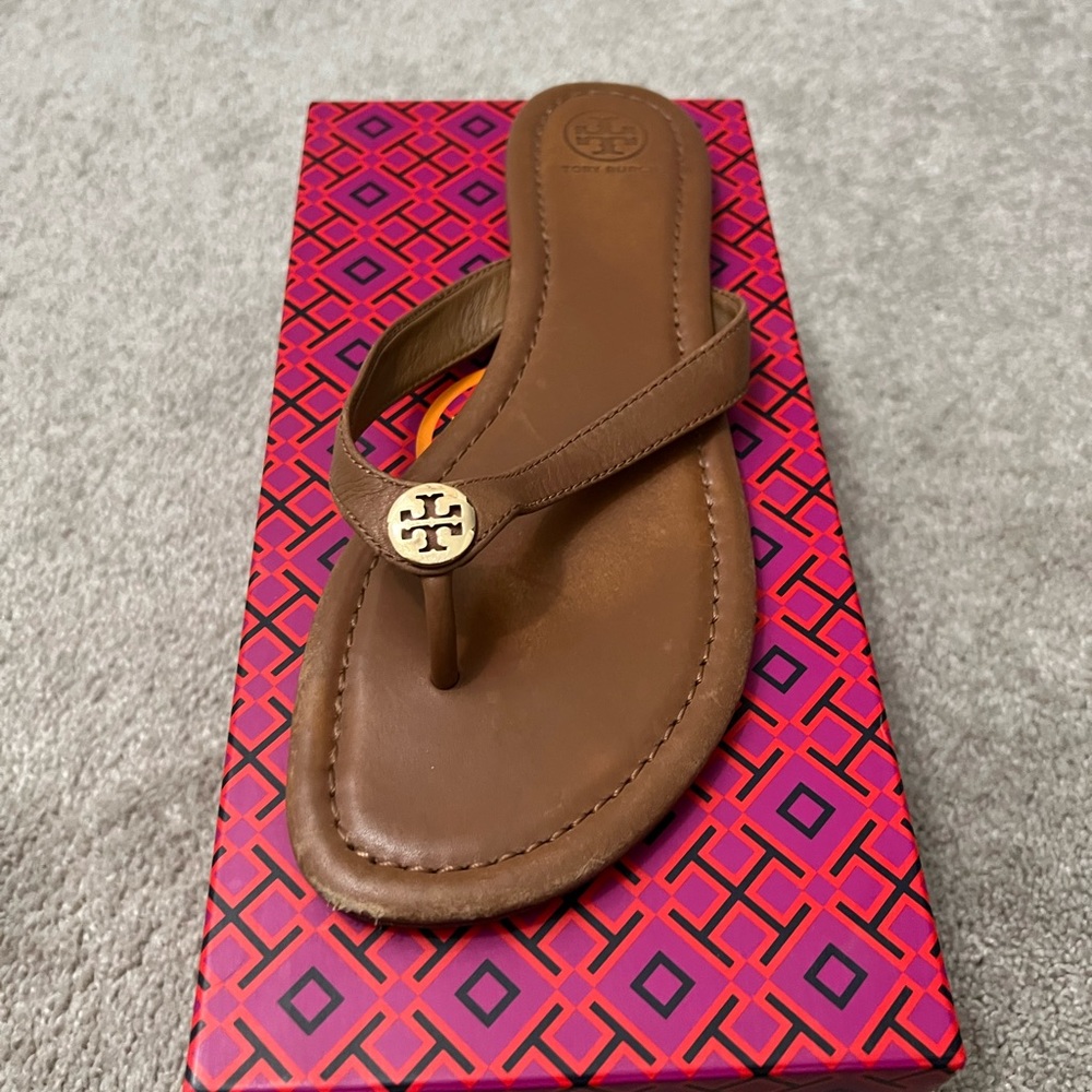 Tory Burch flip flops black and brown package